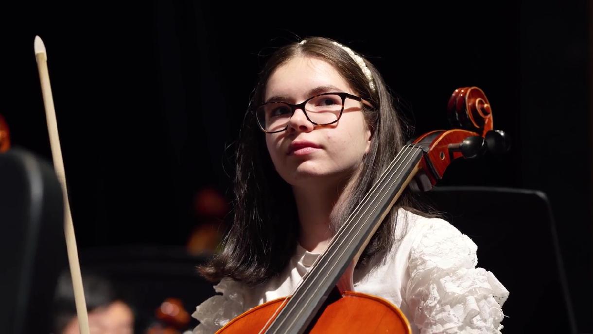 Student playing the violin